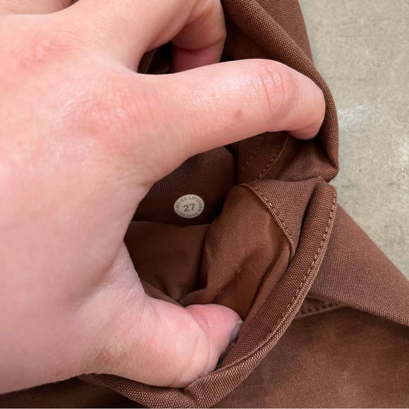 Lululemon Light Utilitech Cargo Pocket High Rise Pant in Roasted Brown - Picture 5 of 9